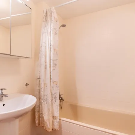 Sn Parking Incluido 4bd 2bth Excelente Ubicacion * Seville